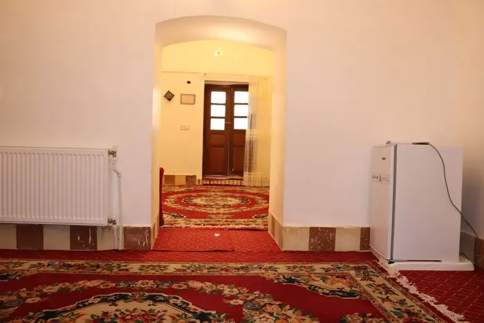 بوم گردی سرای زنده دلان - واحد شاعر