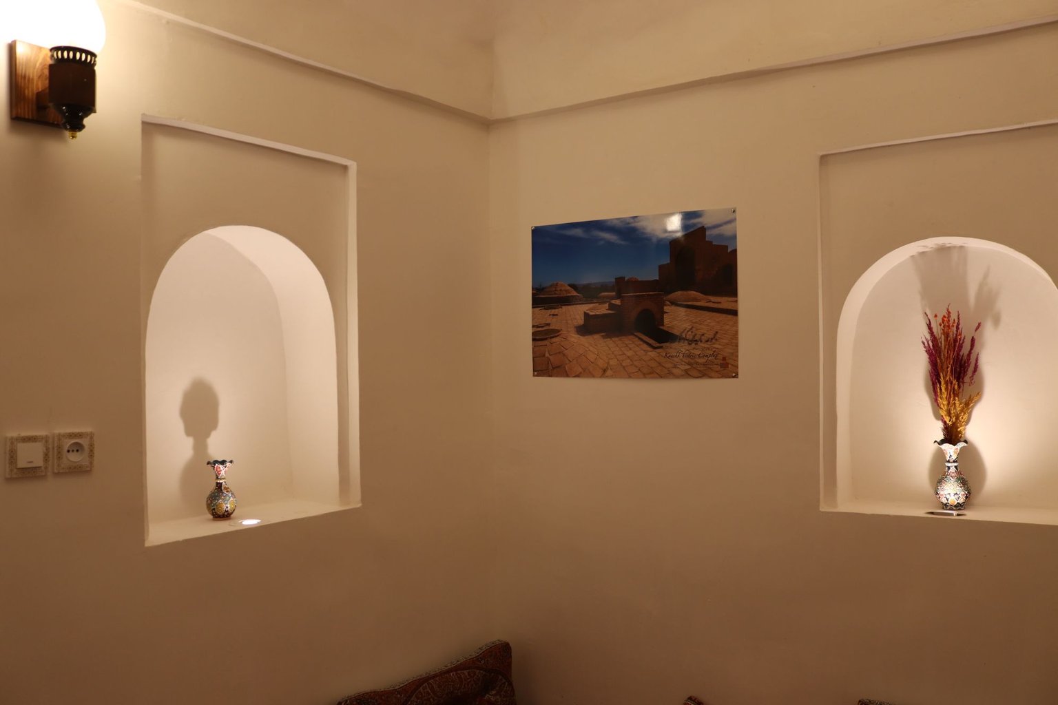 سرای زنده دلان - واحد خان نشین