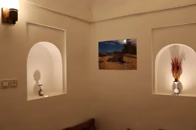 بومگردی سرای زنده دلان - واحد خان نشین