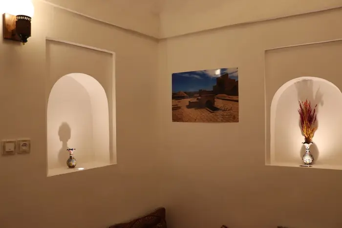 بوم گردی سرای زنده دلان - واحد خان نشین