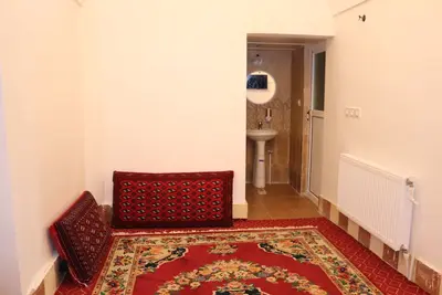 بومگردی سرای زنده دلان - واحد شاعر