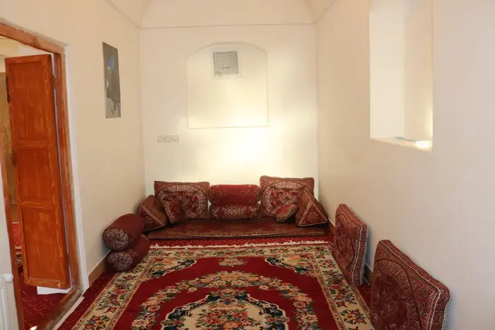 بوم گردی سرای زنده دلان - واحد ماه صنم