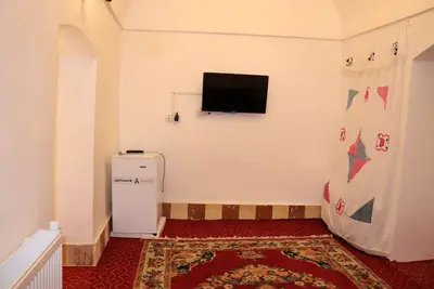 بومگردی سرای زنده دلان - واحد شاعر