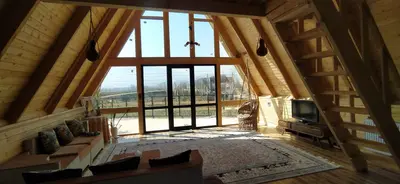 کلبه یک خوابه چوبی سوئیسی نارنج