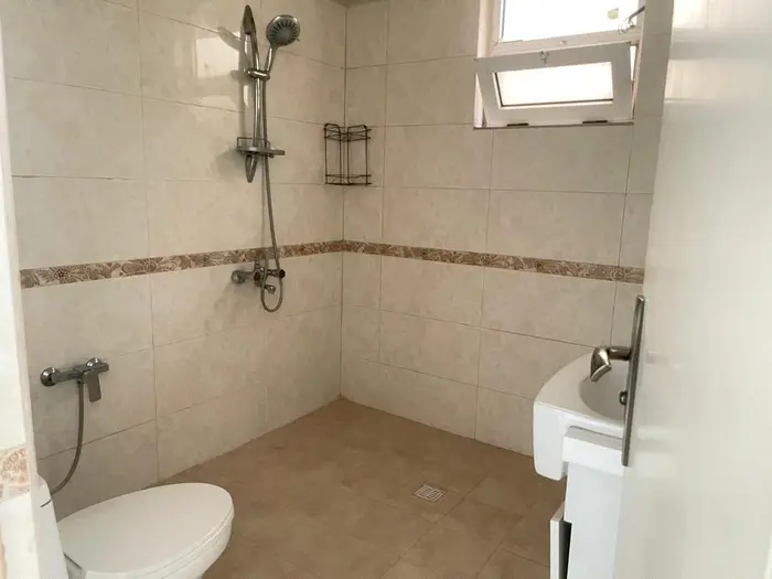 آپارتمان سه خوابه سی و سه پل واحد 5