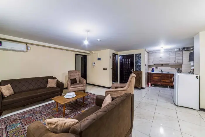 آپارتمان یک خوابه سی و سه پل واحد 2