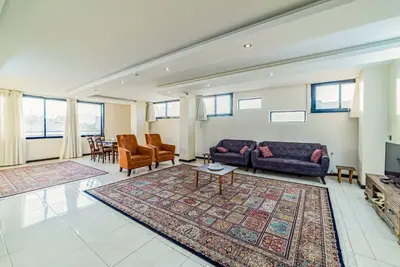 آپارتمان سه خوابه چهارباغ عباسی واحد ۷