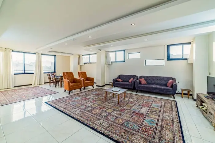 آپارتمان سه خوابه چهارباغ عباسی واحد ۷