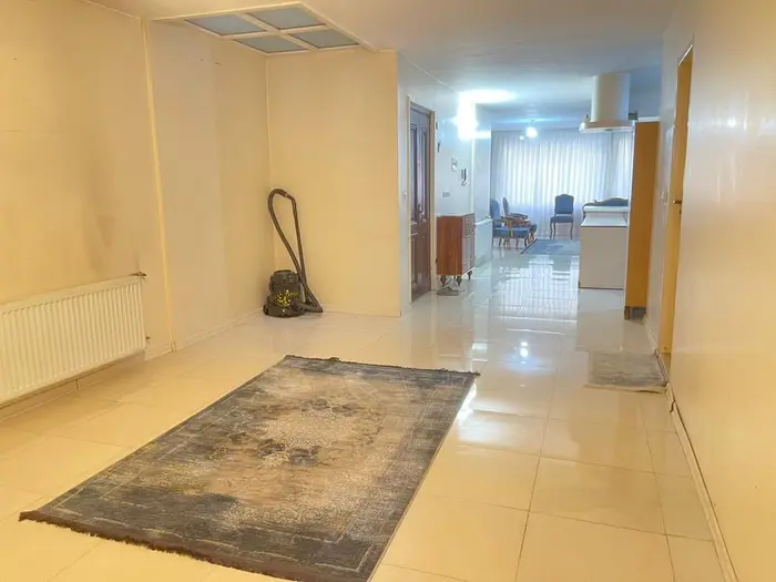 آپارتمان سه خوابه سی و سه پل واحد 2