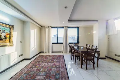 آپارتمان سه خوابه چهارباغ عباسی واحد ۷