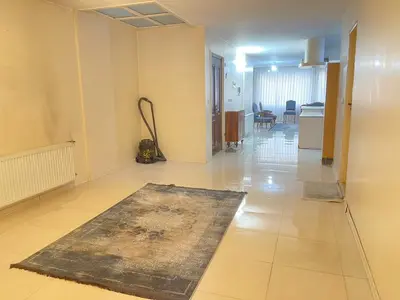 آپارتمان سه خوابه سی و سه پل واحد 3