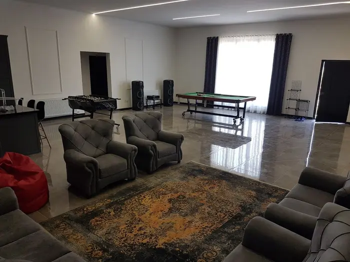 ویلا سه خوابه استخردار ارم 22 - مبلمان ۹ نفره 