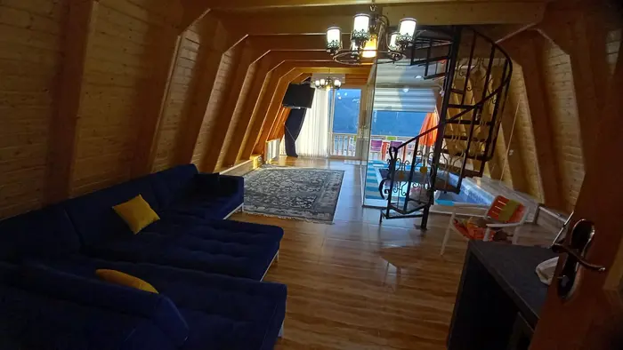 کلبه دوخوابه سوئیسی استخردار لفور