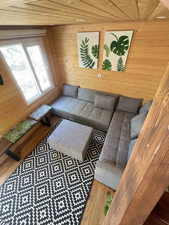 کلبه یک خوابه باغ گرینلند 2 - مبل قابلیت تخت خواب شو