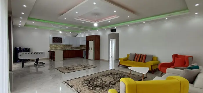 ویلا دوخوابه استخردار باغ سناتور - پذیرایی و اشپزخانه