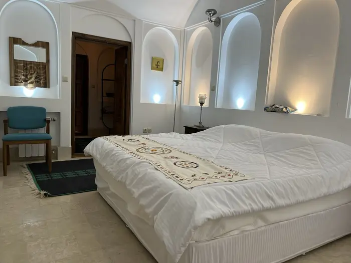 بوم گردی عزیز خان - واحد عزیز