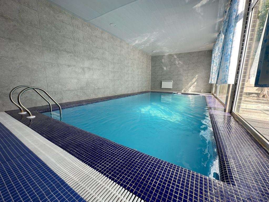 ویلا سه خوابه استخردار آبگرم یاس 2