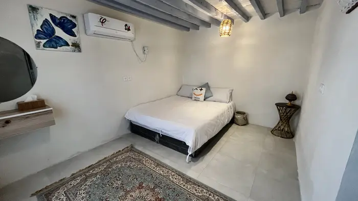 بوم گردی گل ابریشم - واحد زیتون