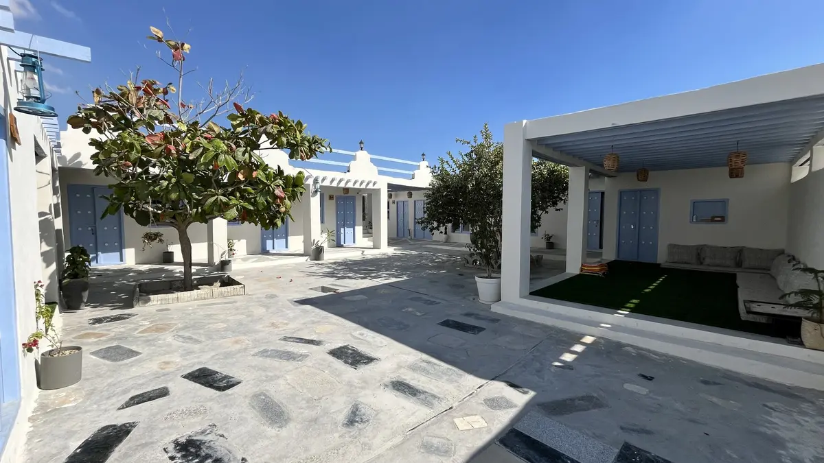 بوم گردی گل ابریشم - واحد زیتون