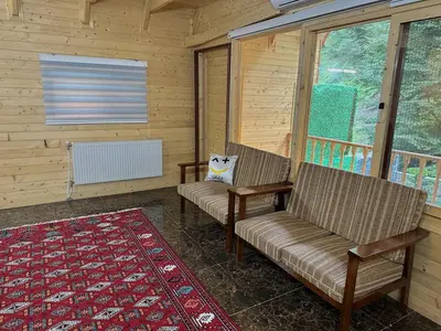 کلبه دوخوابه جکوزی دار سوئیسی کاج لفور