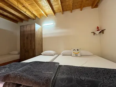 بومگردی سرای بابا شیخ علی - واحد سمبل