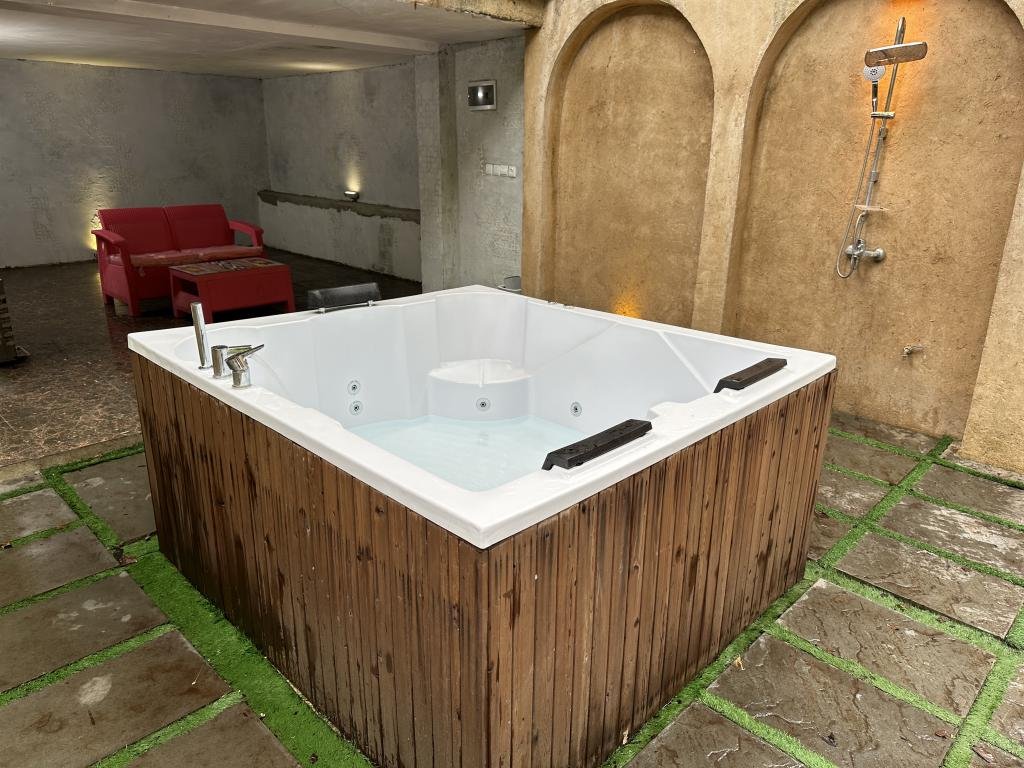 یک خوابه سوئیسی توسکا لفور