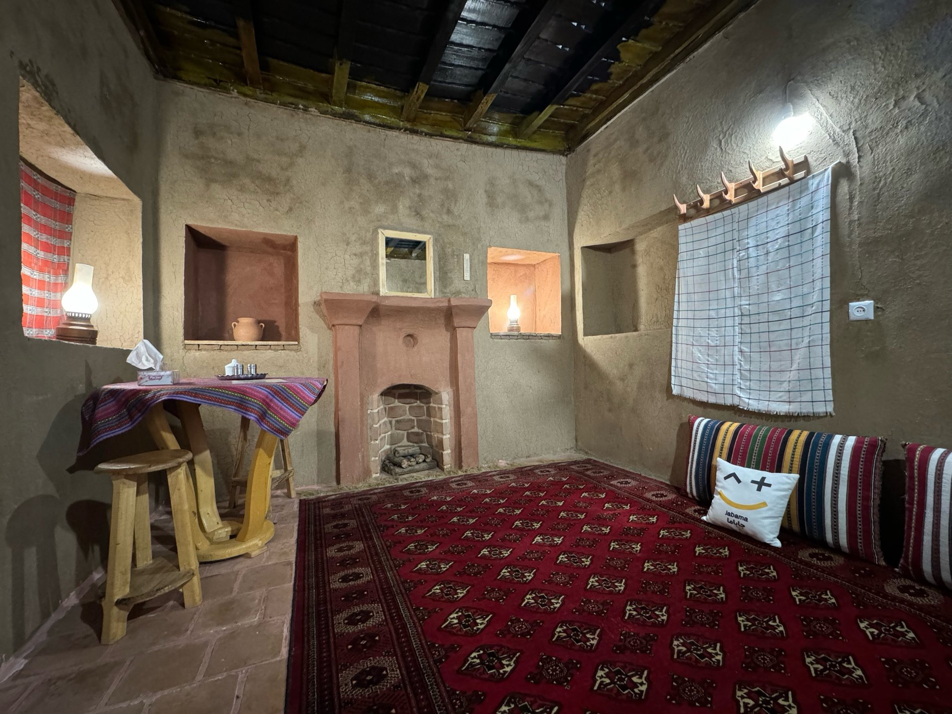 آشیانه عقاب - واحد خورشید