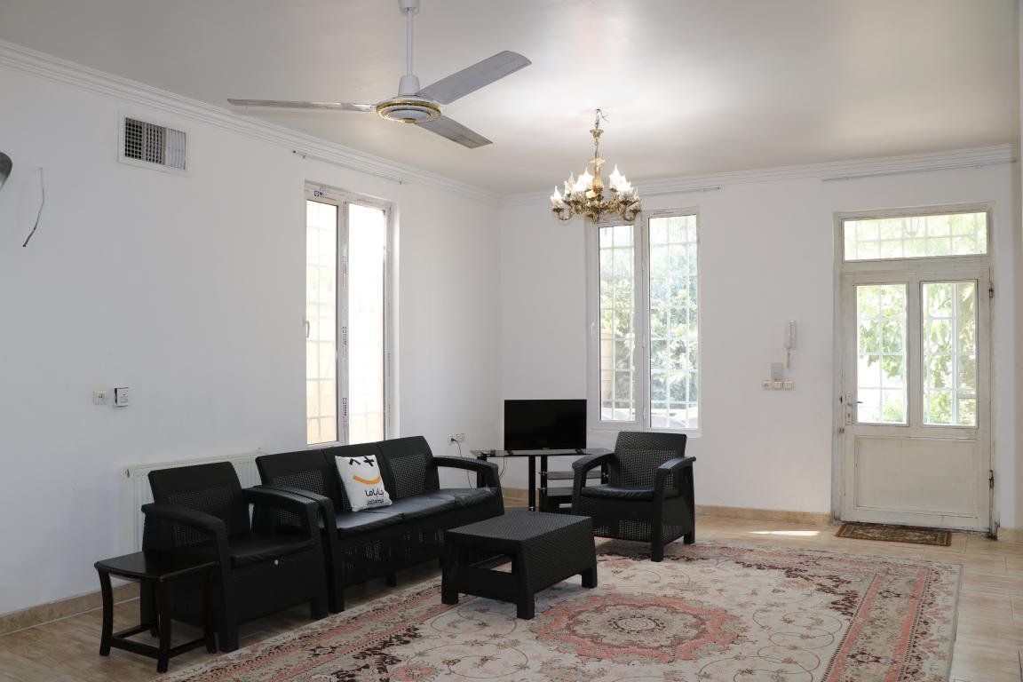 دوخوابه استخر آبگرم خرم