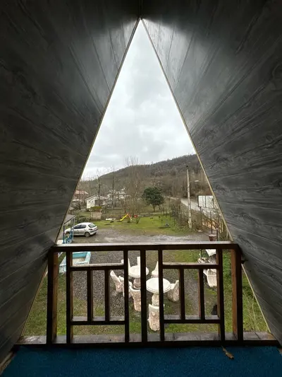 کلبه یک خوابه سوئیسی کوهپایه