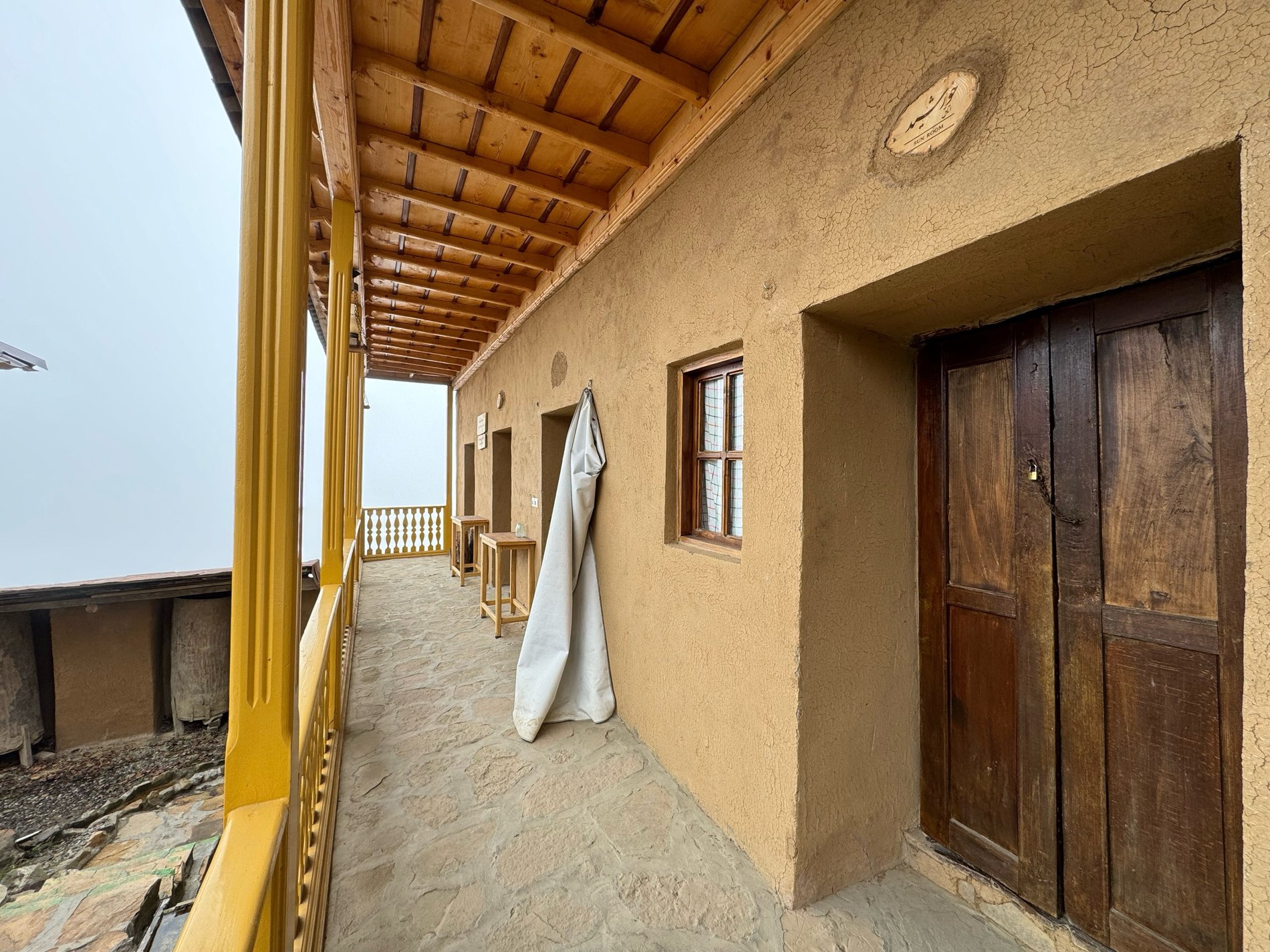 آشیانه عقاب - واحد خورشید