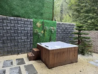 کلبه دوخوابه جکوزی دار سوئیسی کاج لفور