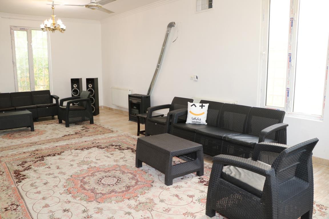 دوخوابه استخر آبگرم خرم