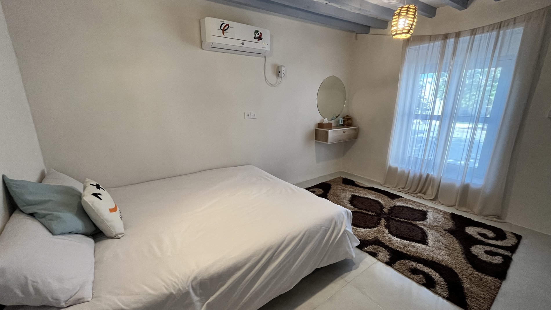 گل ابریشم - واحد کُنار