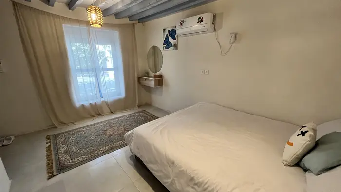 بوم گردی گل ابریشم - واحد زیتون