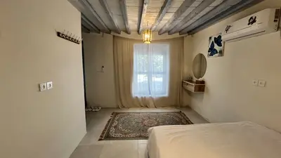 بومگردی گل ابریشم - واحد زیتون