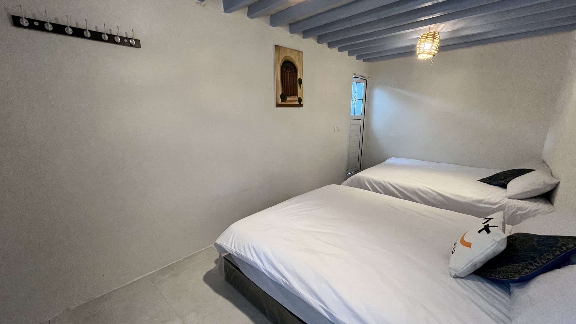 بومگردی گل ابریشم - واحد کِرَت