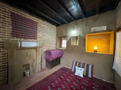 بومگردی آشیانه عقاب - واحد زادگاه