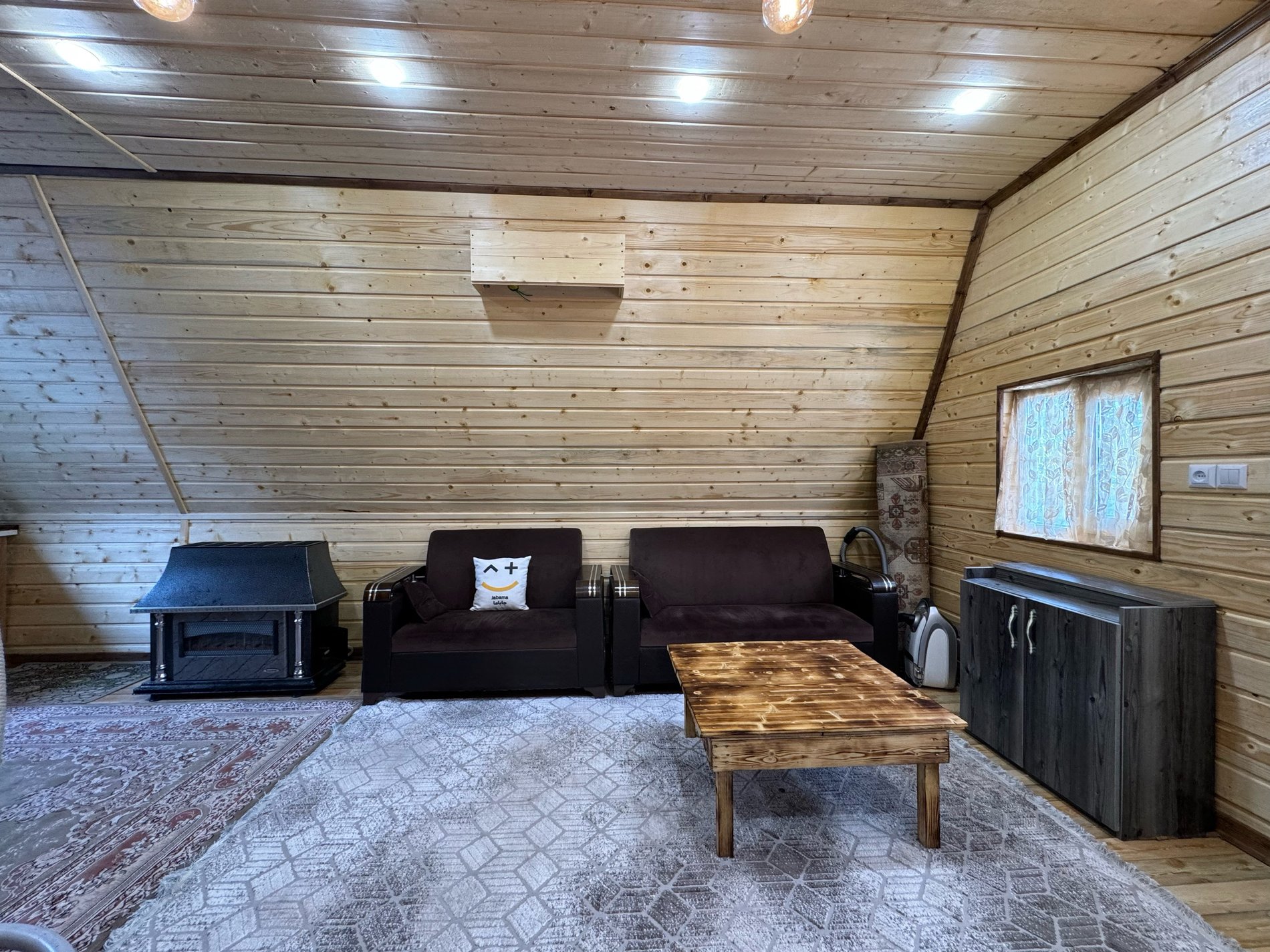 دوخوابه لیلی ماه