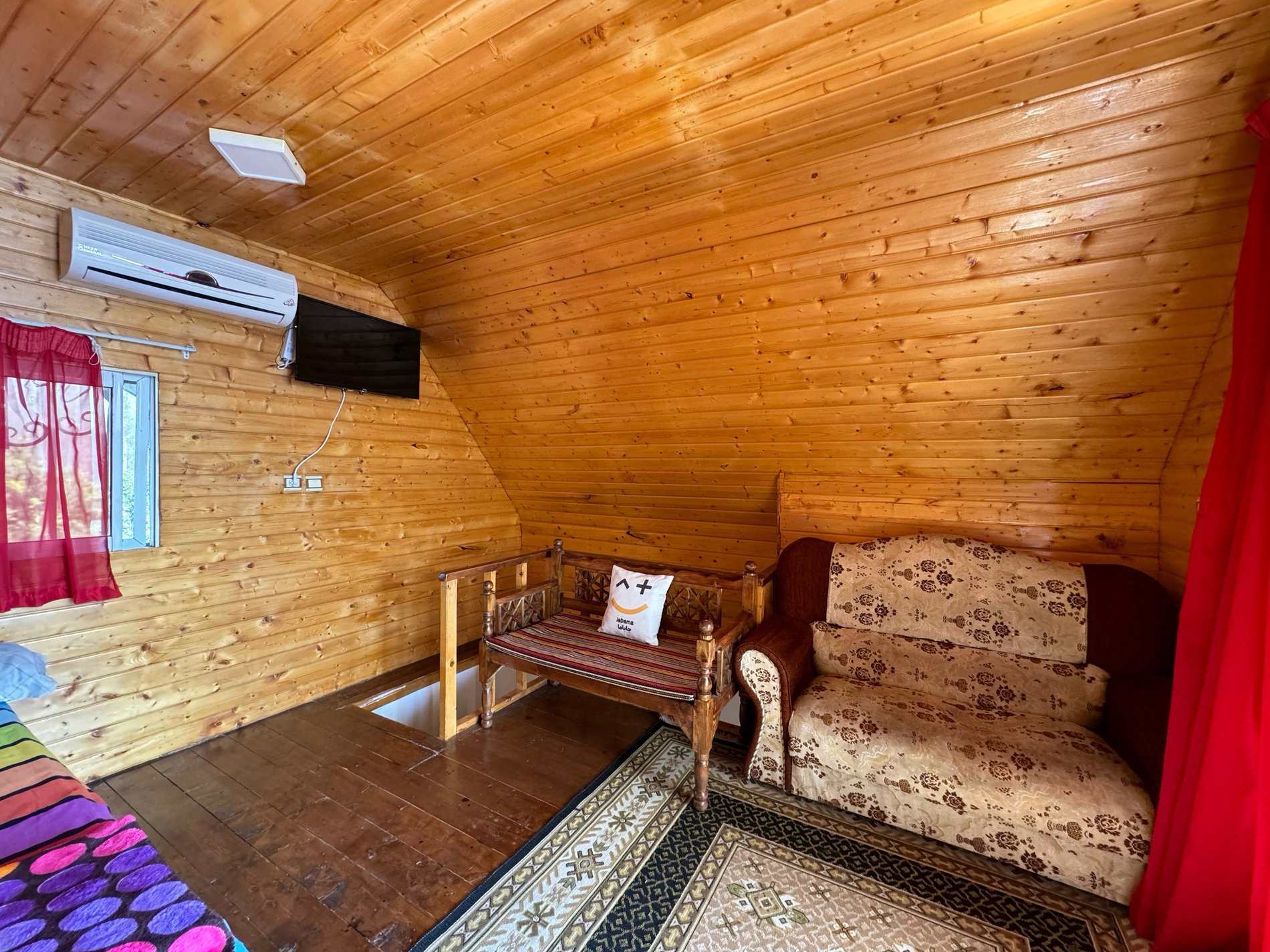 یک خوابه چوبی اتر