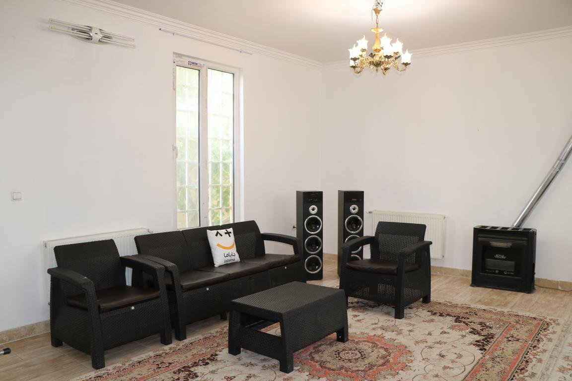 ویلا دوخوابه استخر آبگرم خرم