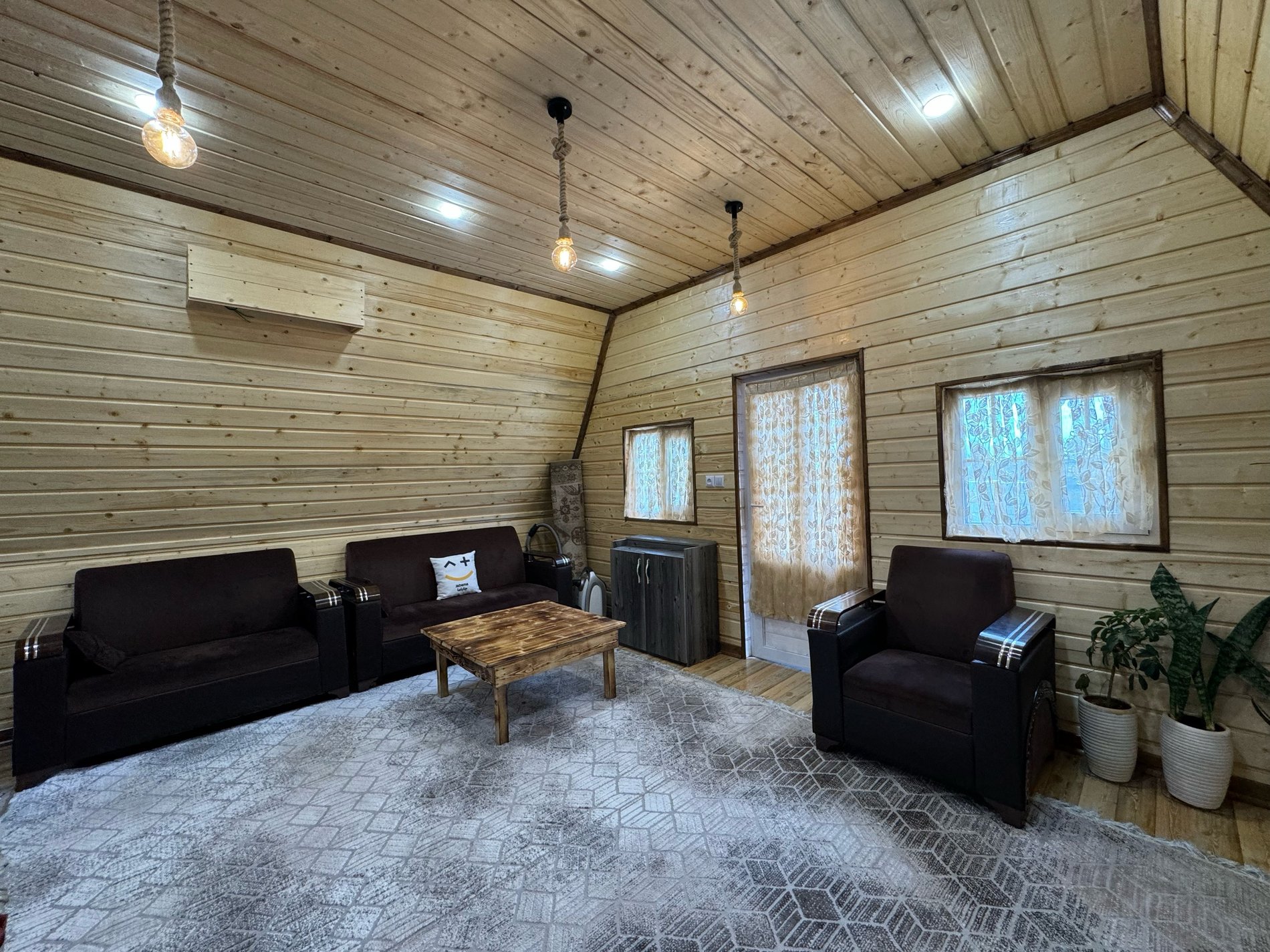 دوخوابه لیلی ماه