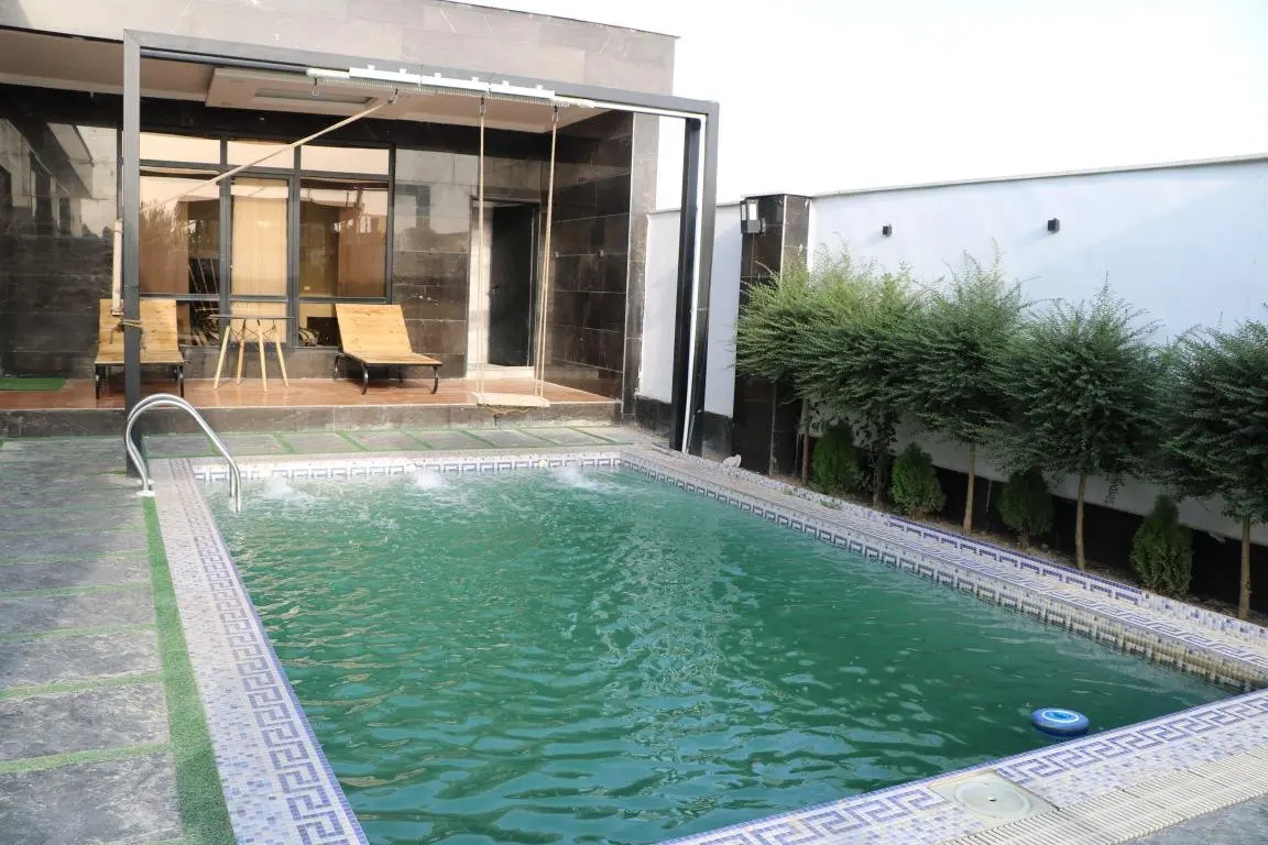 دوخوابه استخردار آبگرم آریا 1