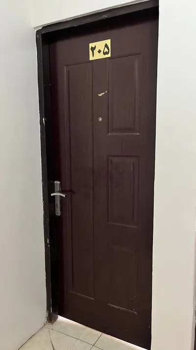 مسافرخانه محسن - واحد سه تخته 205