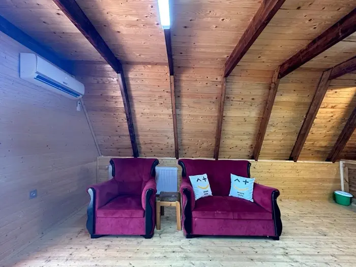 کلبه یک خوابه جنگلی سوئیسی بام بهشت