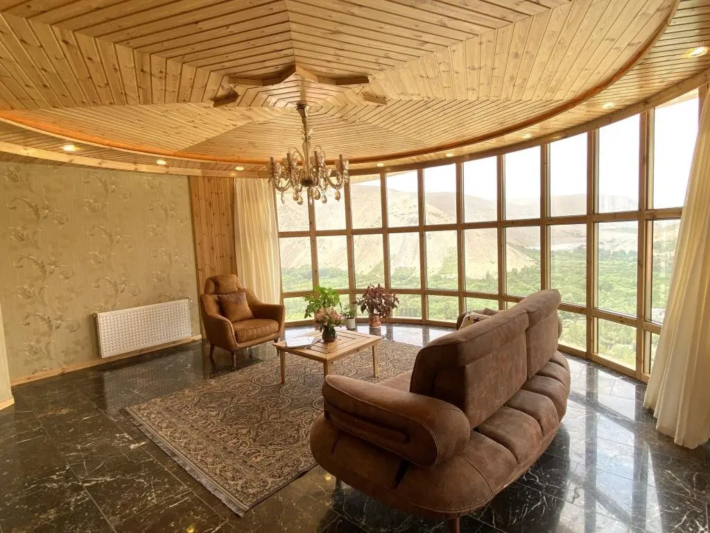 آپارتمان یک خوابه تاج محل زاینده رود ۳