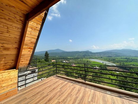 کلبه یک خوابه جنگلی سوئیسی بام بهشت