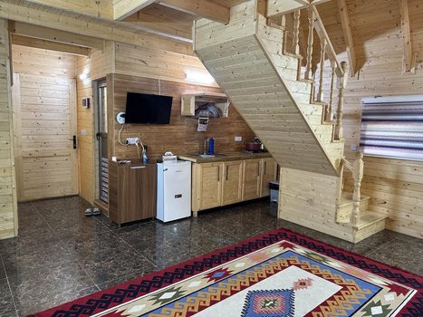 کلبه دوخوابه جکوزی دار سوئیسی ماه لفور