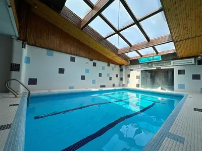 ویلا هفت خوابه استخردار آبگرم باغ خزر