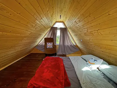 کلبه دوخوابه جنگلی تراس