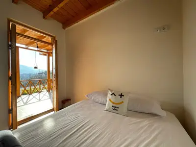 بومگردی سرای بابا شیخ علی - واحد شقایق